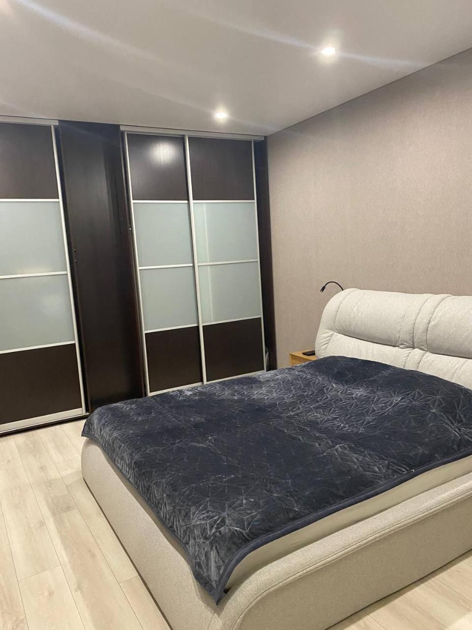 Apartpoltava Двокімнатні Апартаменти З Джакузі Біля Листопаду Exteriör bild