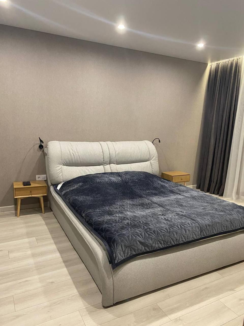 Apartpoltava Двокімнатні Апартаменти З Джакузі Біля Листопаду Exteriör bild