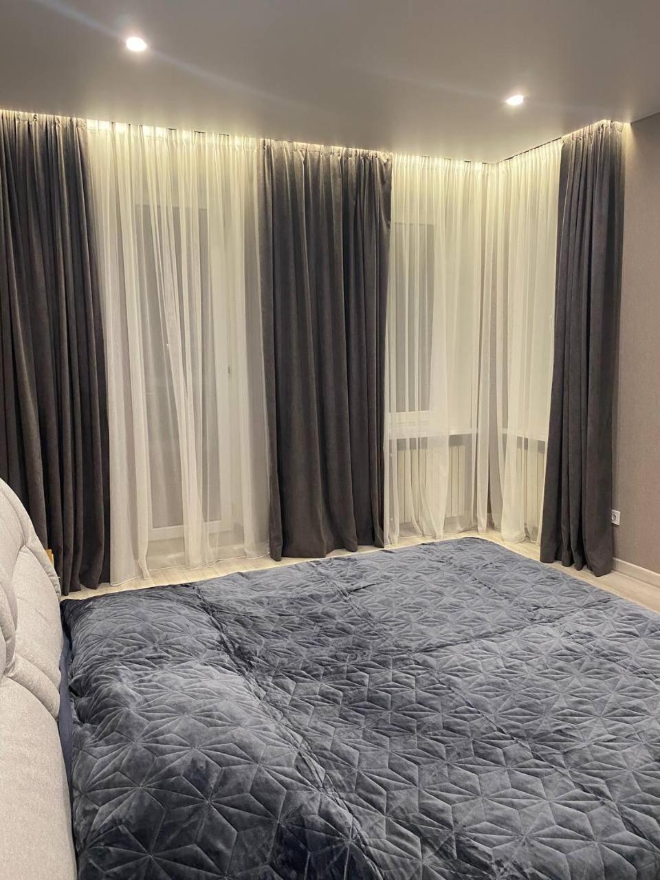 Apartpoltava Двокімнатні Апартаменти З Джакузі Біля Листопаду Exteriör bild