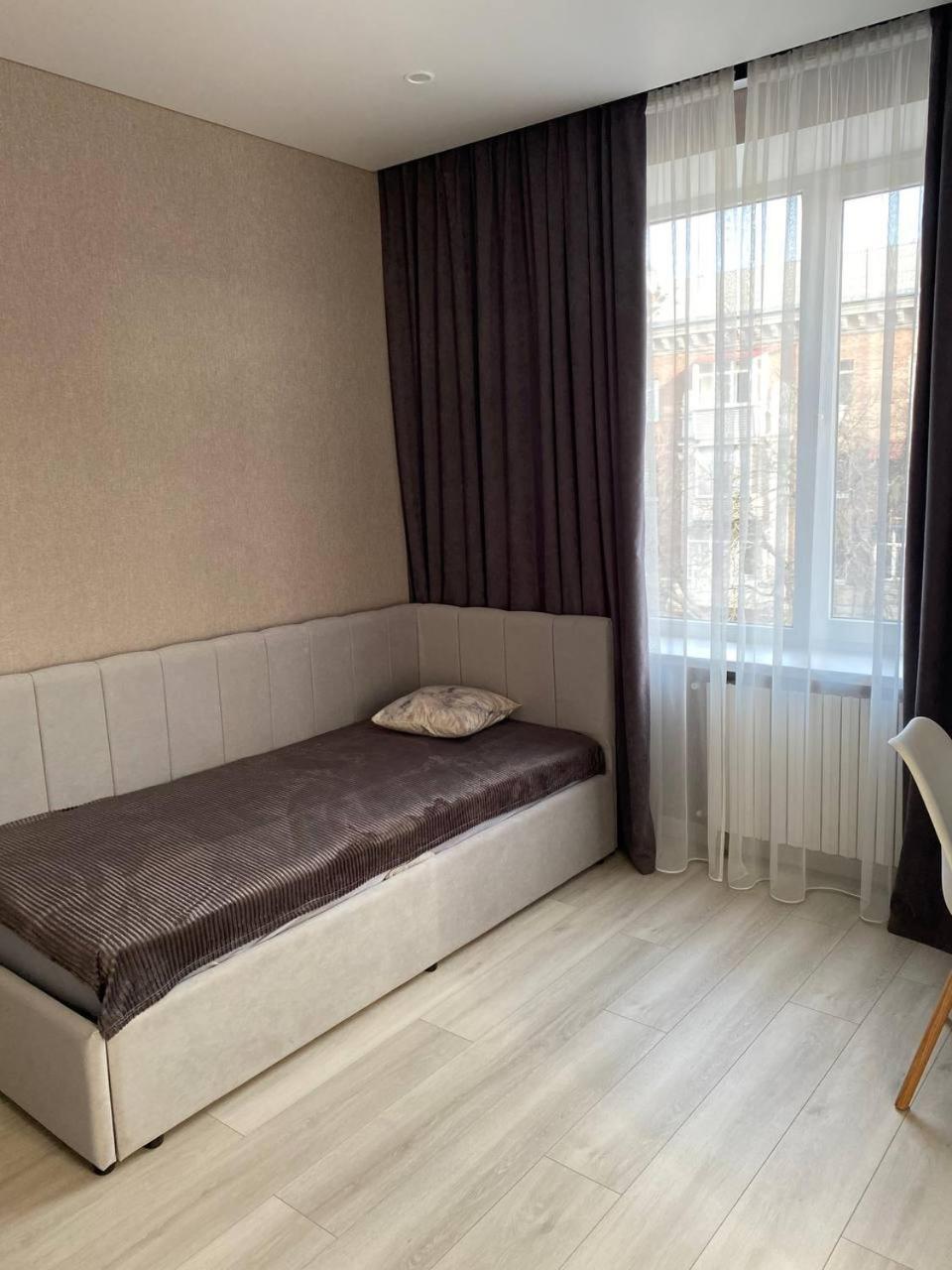 Apartpoltava Двокімнатні Апартаменти З Джакузі Біля Листопаду Exteriör bild